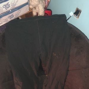 Black capris
